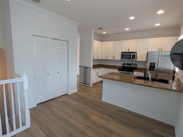 290 NE 5th Ave