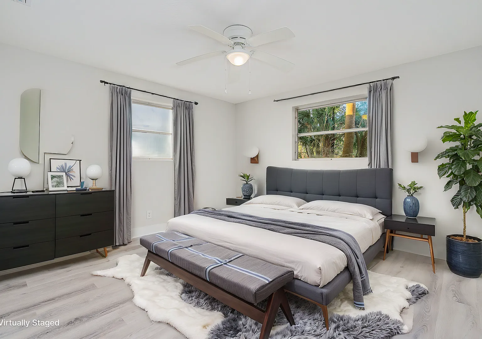 Fully Remodeled 2 Bedroom Home in Prime Ormond Location — Photo 4