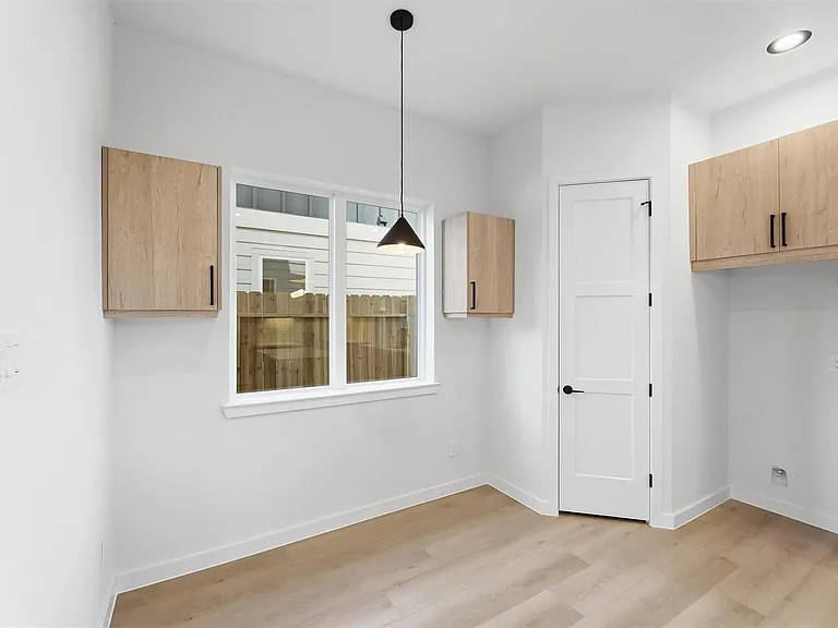 3706 Glenrose St — Photo 15