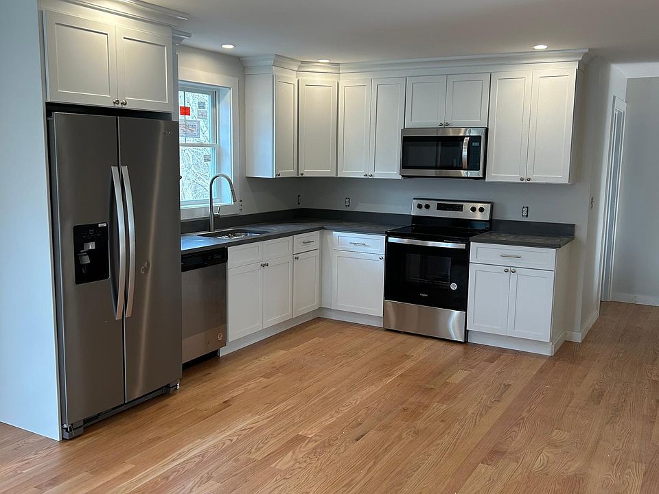 1st image of 625 Essex Ave #3