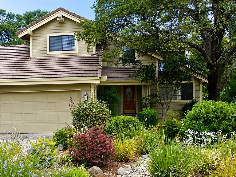 11090 Rosemary Dr — Photo 1
