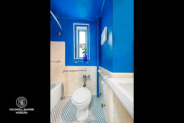 Sold by Coldwell Banker Warburg | media 6