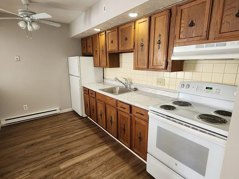 104 Lexington Ave #2 — Photo 3