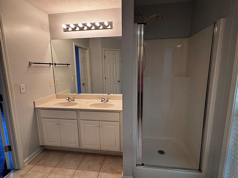1801 Young Pointe Blvd — Photo 15