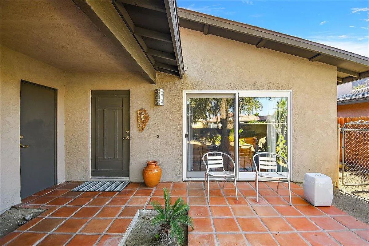 3 bed, 1415 sqft, $3,199 — Photo 4