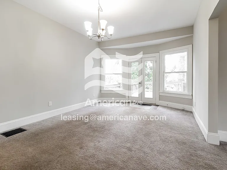 7090_005_wm_-_dining_room_13500624.jpg