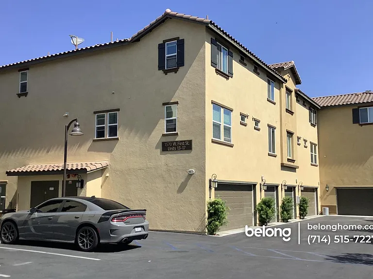 1570 W 1st St #15 — Photo 11
