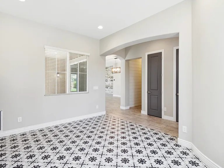 1432 E Cullumber St — Photo 20