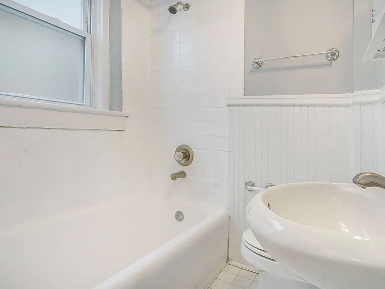 Sycamore Manor Apartments — Photo 10
