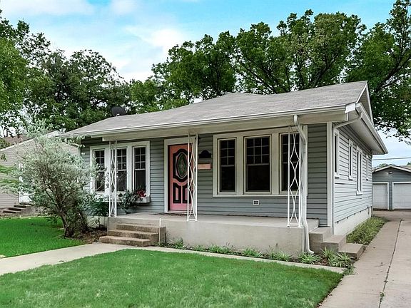 3rd image of 4825 Calmont Ave