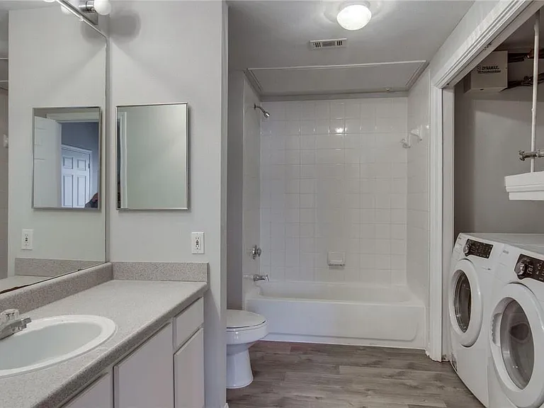 2320 Gracy Farms Ln #1131 — Photo 6