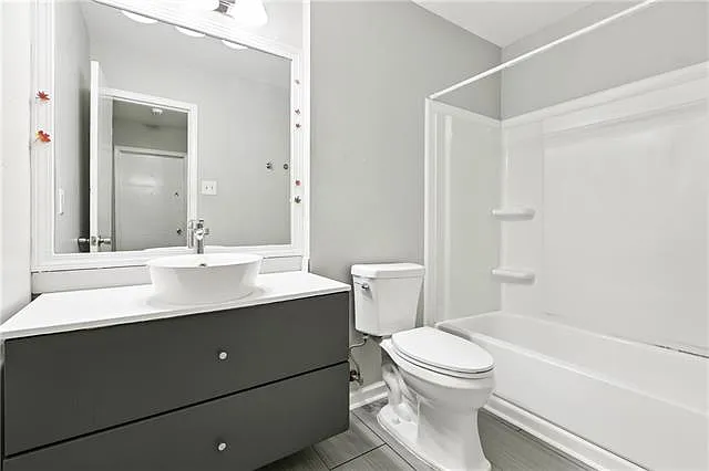 1648 Hampton Dr — Photo 17