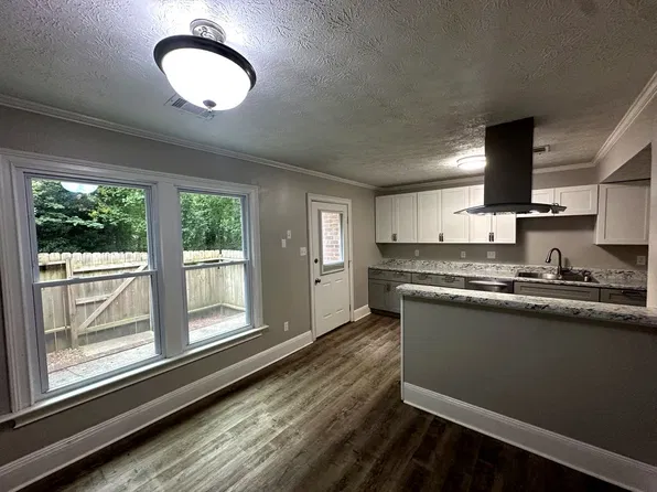 962 Chippendale Ln, Norcross, GA 30093