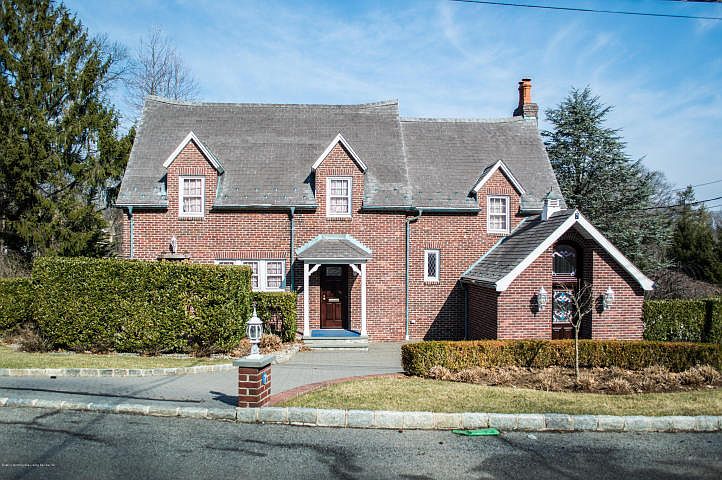 1st image of 7 Portsmouth Ave