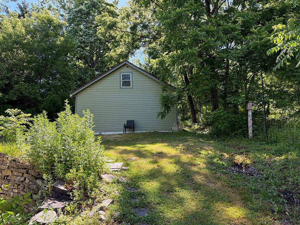 Backyard walk towards the detached studio.