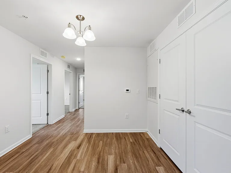 Oak Terrace — Photo 36