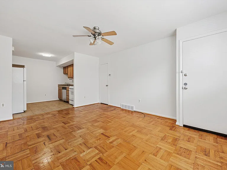 348 Ripka St #2 — Photo 4