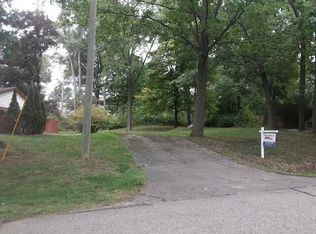 30326 Pipers Ln, Farmington Hills, MI 48334