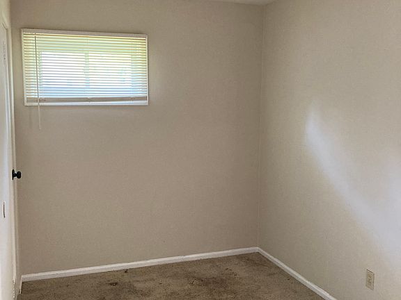 5th image of 9856 Lorna Ln