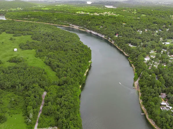 571 Doc Nichols Lndg, Bronston, KY 42518