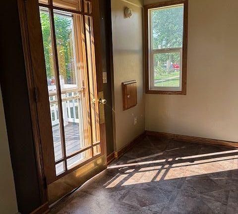 4th image of 606 N Meade Ave