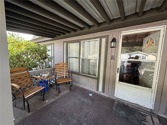 2nd image of 279 Valleyview Dr N