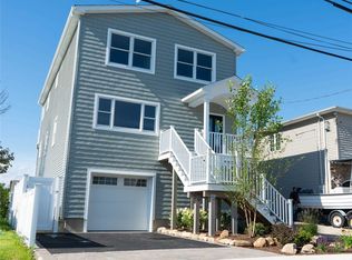 19 Pershing Ave, Babylon, NY 11702