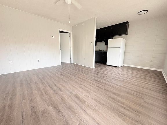 3rd image of 1509 Branch St #7