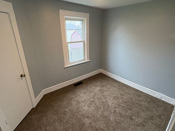 2nd image of 30 Courtland Dr