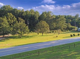 2040 W Ellis Rd, Griffin, GA 30223