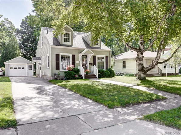 2910 Stone St, Port Huron, MI 48060