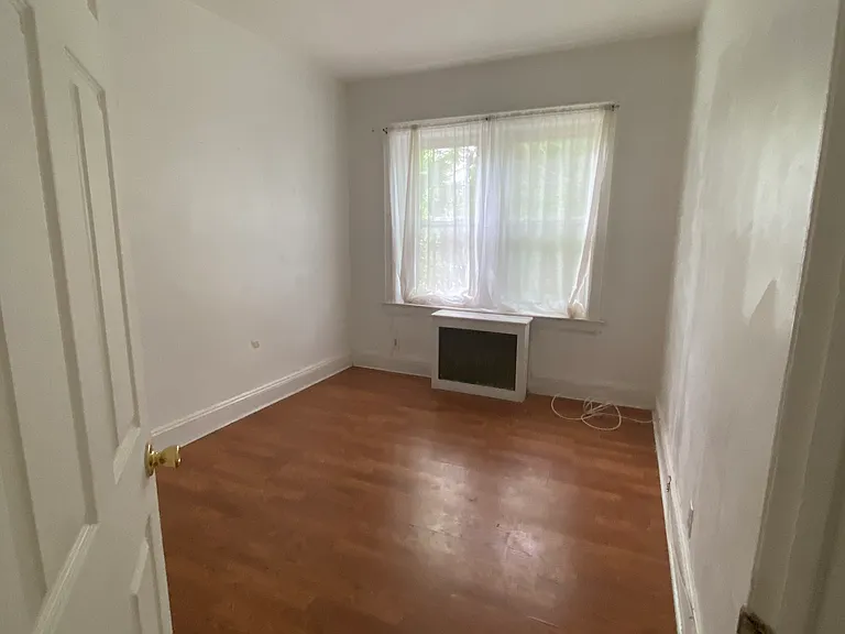 51 Linden St #2 — Photo 11