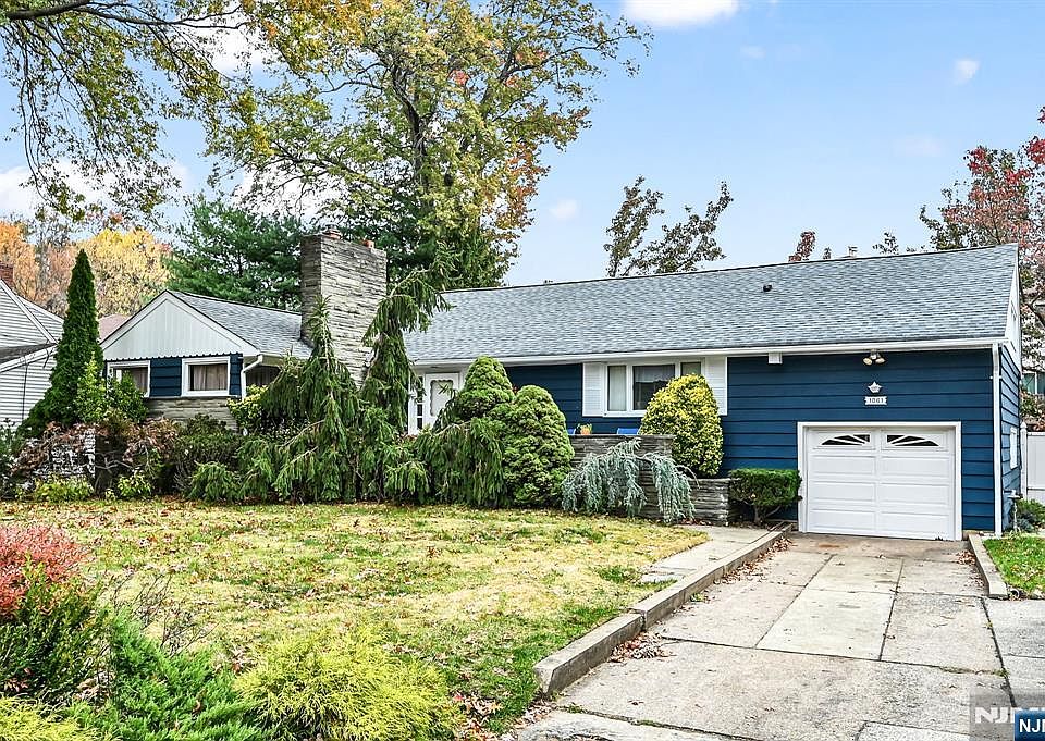 1st image of 1061 Roosevelt Ave