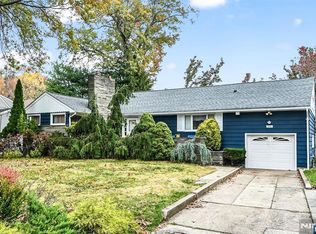 1061 Roosevelt Ave, New Milford, NJ 07646