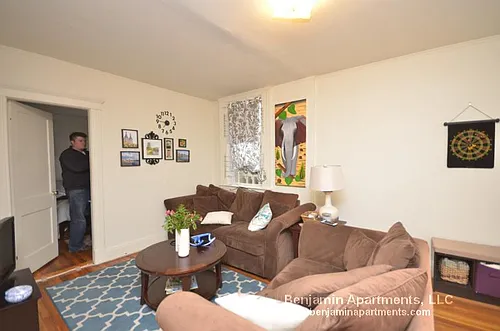 1626 Commonwealth Ave Photo 1