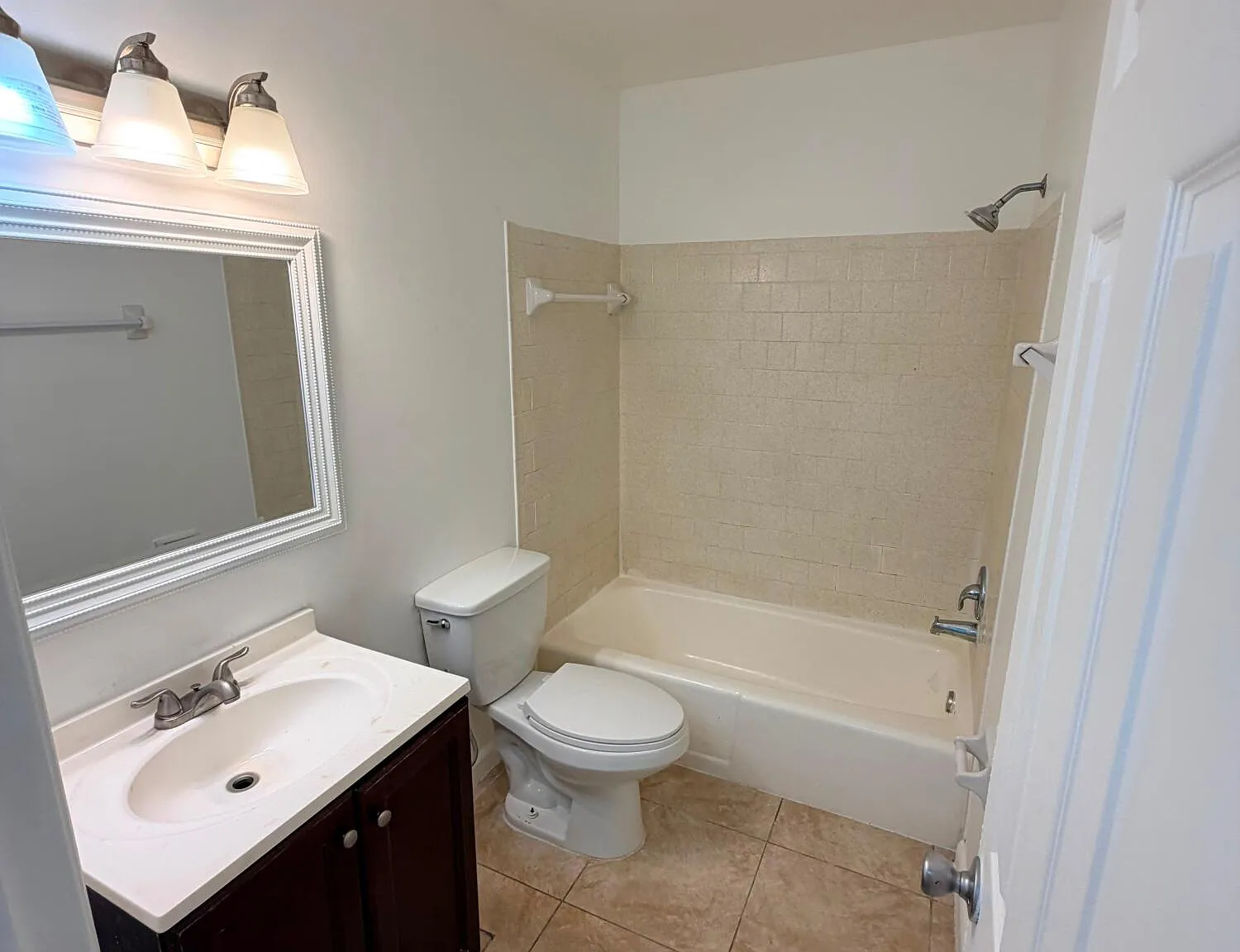 2 bed, 1.0 bath, 850 sqft, $2,000 — Photo 3