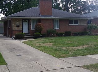 21700 Lakeland St, Saint Clair Shores, MI 48081