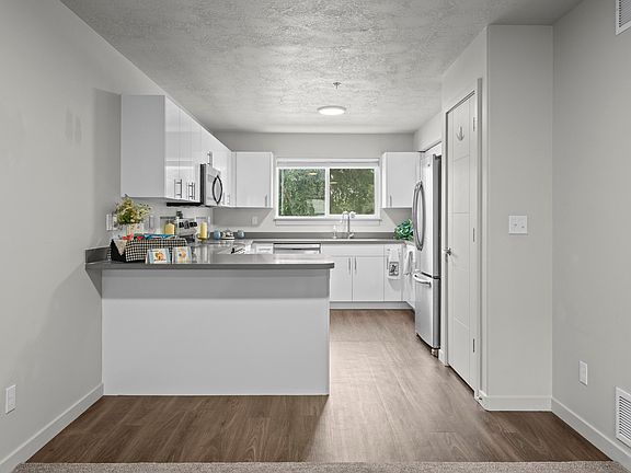 4th image of 64 W 600 S #C205