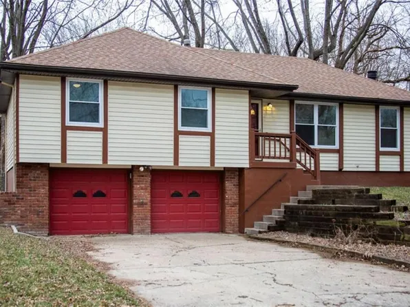 2107 S Park Ave, Oak Grove, MO 64075