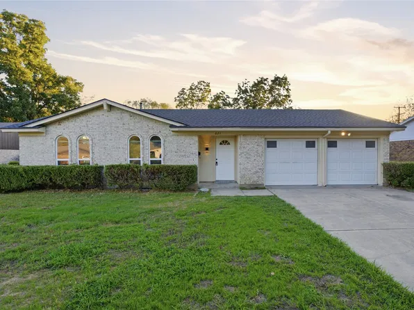 621 NW Barbara Ln, Burleson, TX 76028