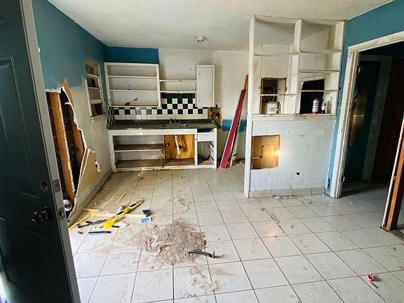 2nd image of 1113 W Jackson Ave