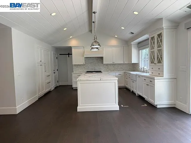 361 Claire Pl — Photo 6