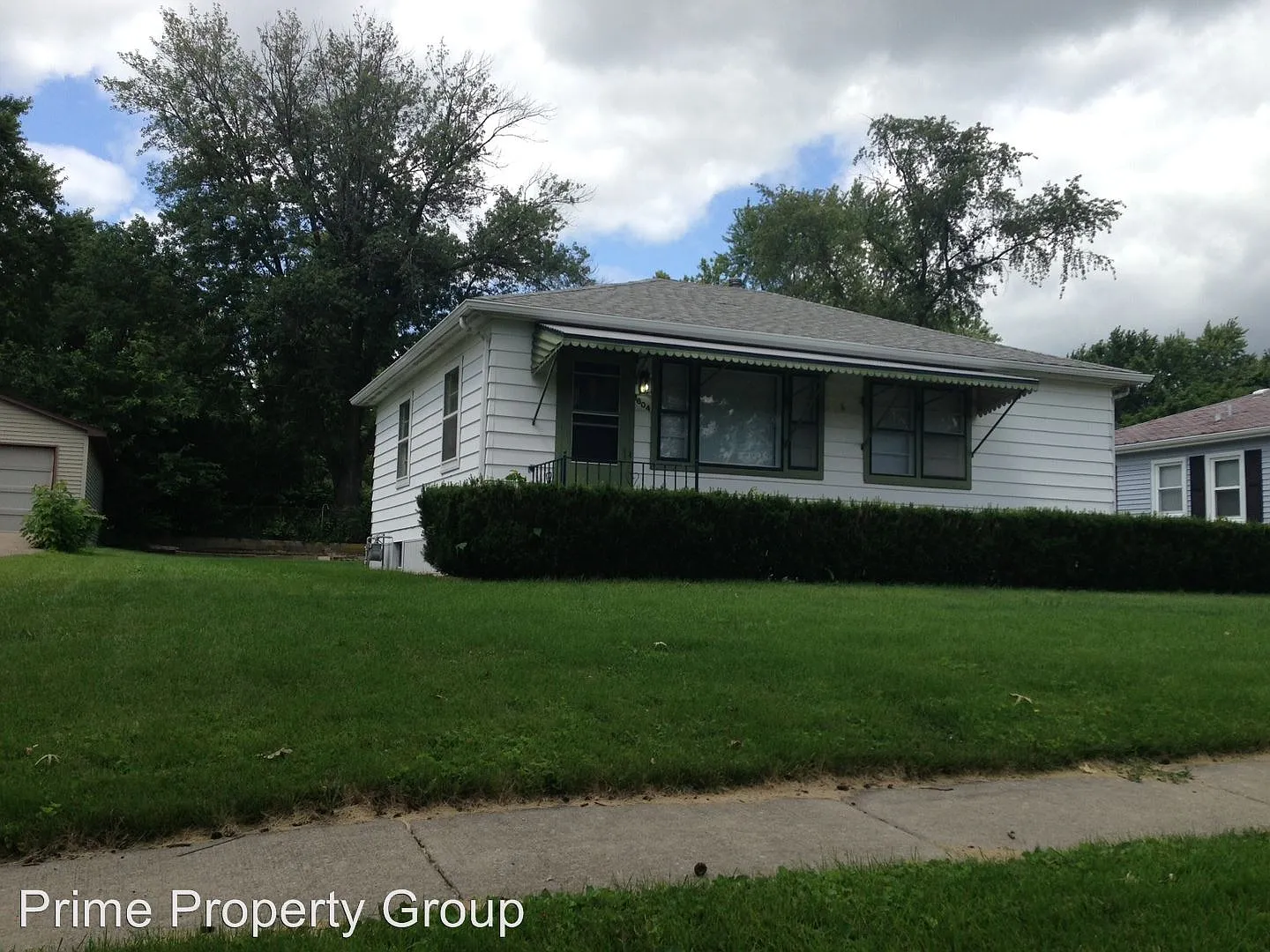1604 W John St photo 1