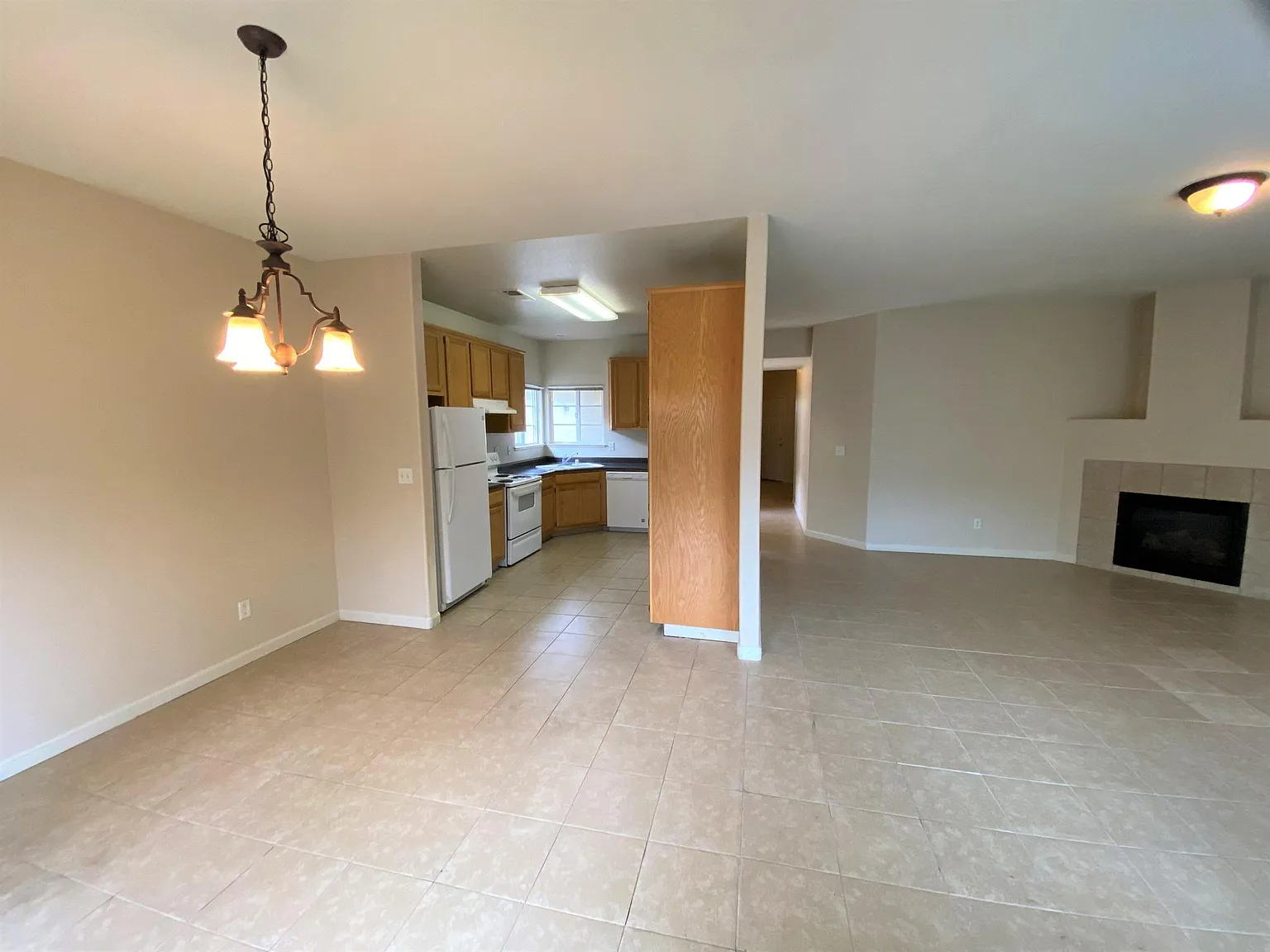 3 bed, 1440 sqft, $1,950 — Photo 4