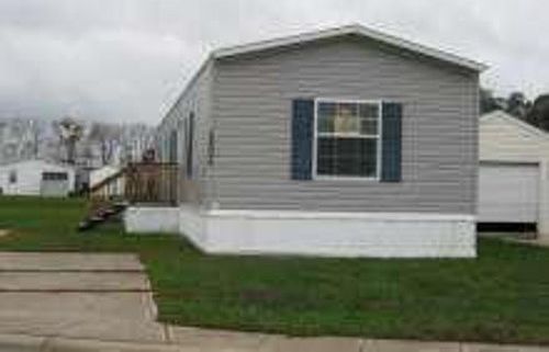 1st image of 2594 Autumn Lake Dr