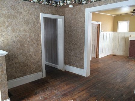 3rd image of 402 W Cambridge St