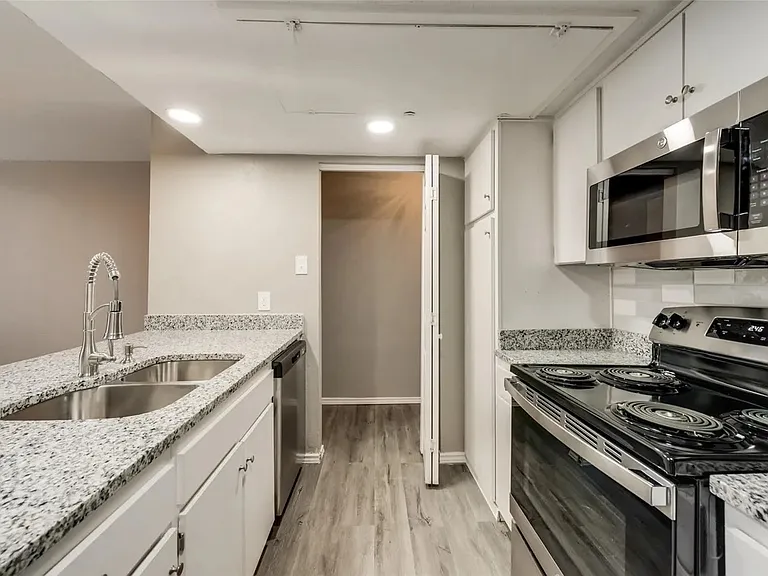 4629 Country Club Dr #1063 — Photo 10