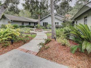 122 Coggins Point Rd, Hilton Head Island, SC 29928