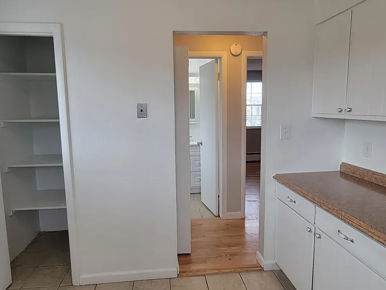 140 S Ogden St — Photo 50
