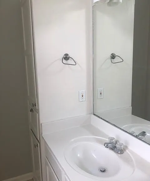Springcrest Dr — Photo 5